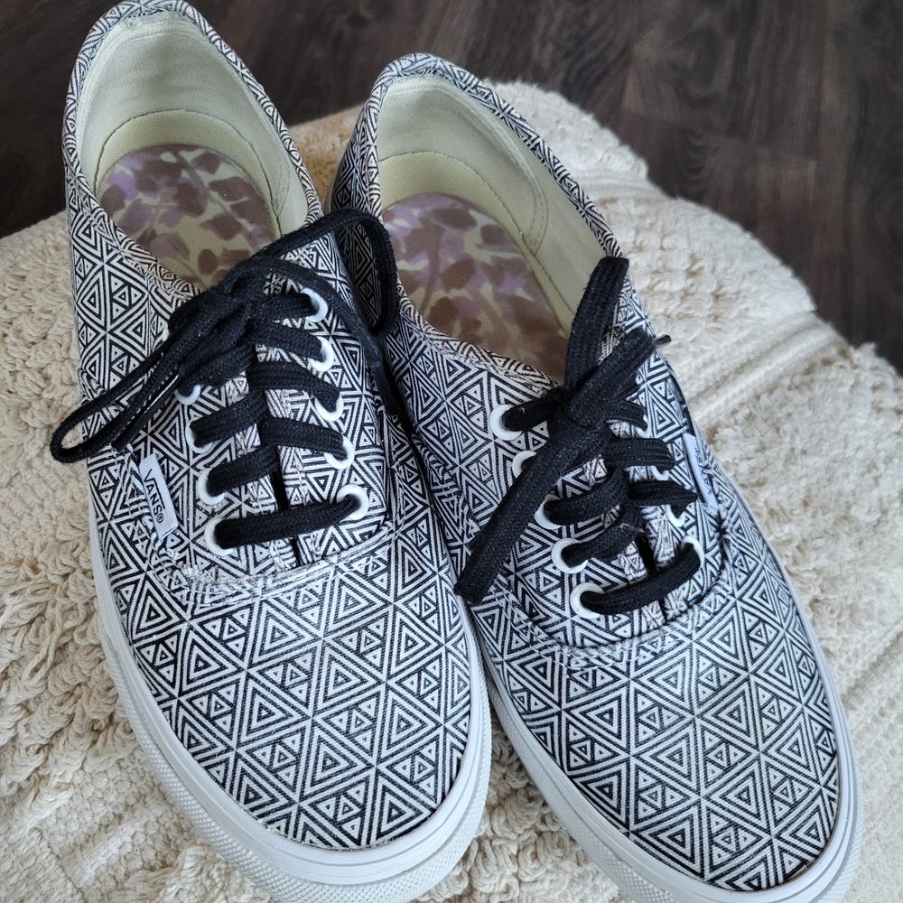 Vans Authentic Geo Print Sneakers Black White Low Top Women’s 8 / Men’s 6.5